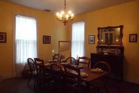 231 E Main St, Washington, NC 27889 photo 4