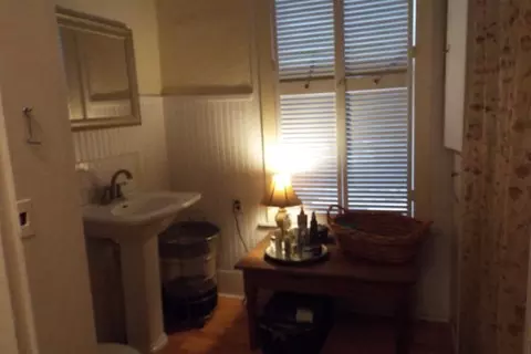 231 E Main St, Washington, NC 27889 photo 9