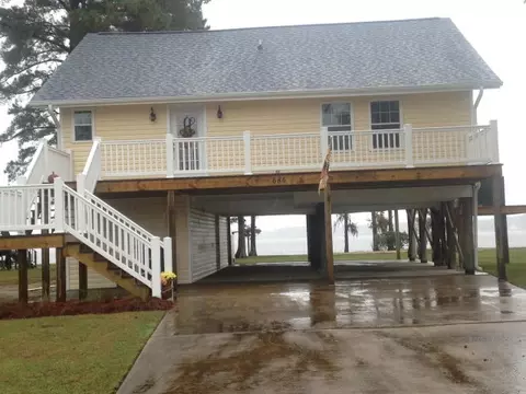 686 Bayside Dr, Chocowinity, NC 27817 photo 1