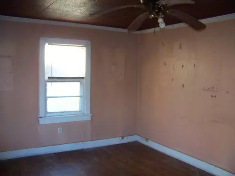 321 E 11th St, Washington, NC 27889 photo 3