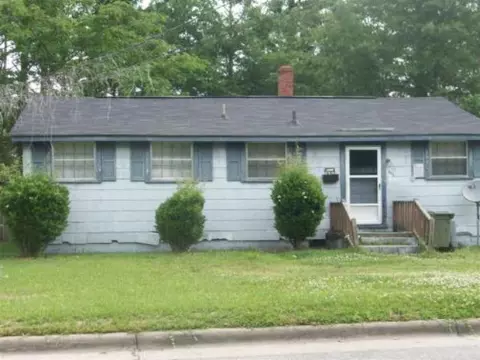 806 E 8th St, Washington, NC 27889 photo 1