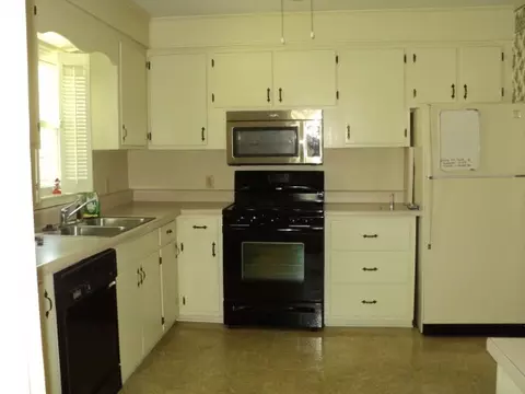 307 E 12th St, Washington, NC 27889 photo 4