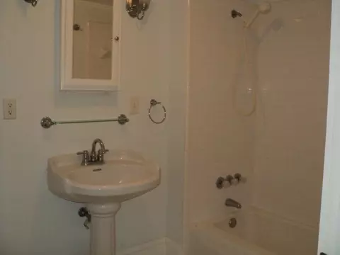428 E 2nd St, Washington, NC 27889 photo 8
