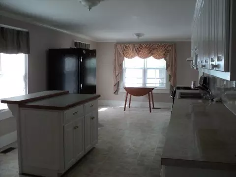 428 E 2nd St, Washington, NC 27889 photo 4