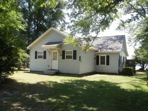 2033 Bayview Rd, Bath, NC 27808 photo 2