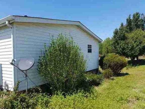 349 Scarlet Ln, Faison, NC 28341 photo 2