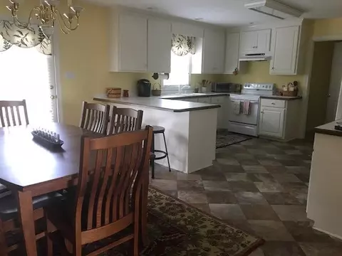 706 Steele St, Mount Olive, NC 28365 photo 6