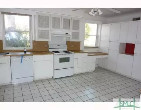 401 E 60th St, Savannah, GA 31405 photo 5