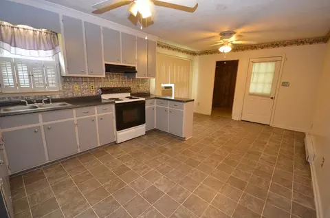 107 Rex Ct, Dudley, NC 28333 photo 2