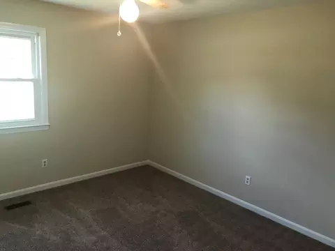 207 Deen St, Mount Olive, NC 28365 photo 8
