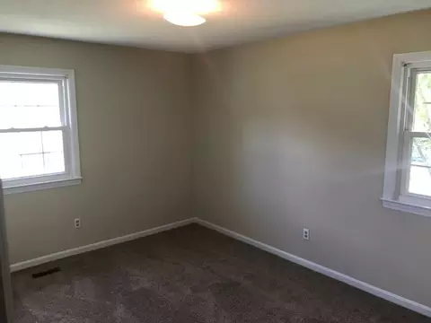 207 Deen St, Mount Olive, NC 28365 photo 5
