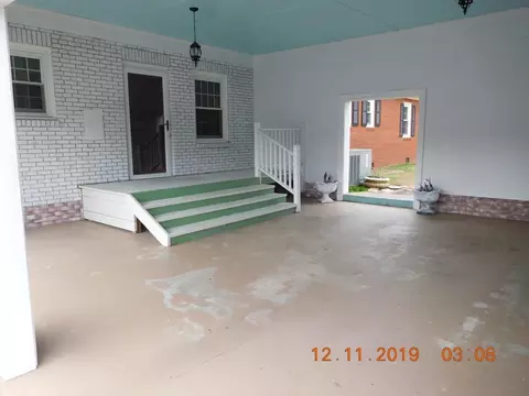 700 Main St, Mount Olive, NC 28365 photo 3