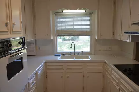 317 James St, Mount Olive, NC 28365 photo 3