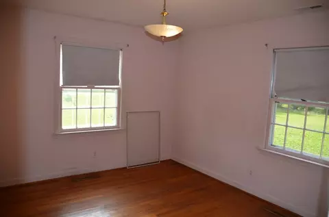 317 James St, Mount Olive, NC 28365 photo 10