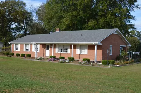 317 James St, Mount Olive, NC 28365 photo 2