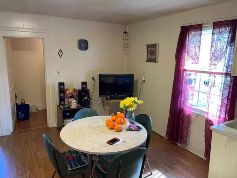 203 Main St, Mount Olive, NC 28365 photo 8