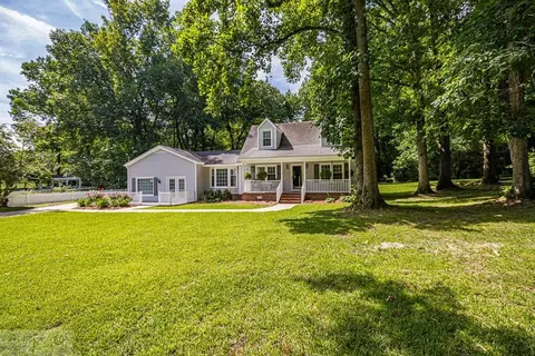 214 Crest Dr, Mount Olive, NC 28365 photo 2