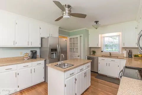 214 Crest Dr, Mount Olive, NC 28365 photo 7
