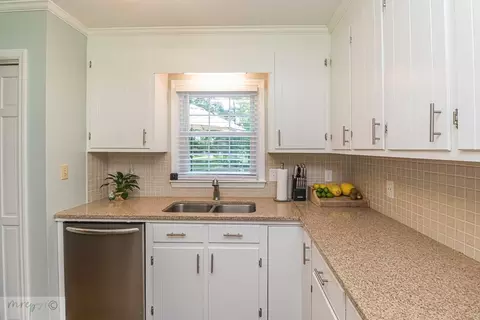 214 Crest Dr, Mount Olive, NC 28365 photo 11