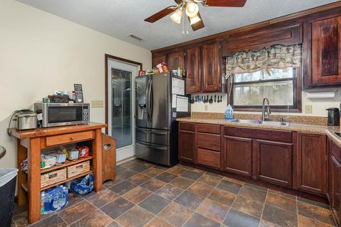 306 Lorease Dr, Dudley, NC 28333 photo 12