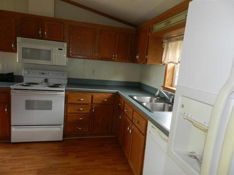 136 Cooper Rd, Richlands, NC 28574 photo 6