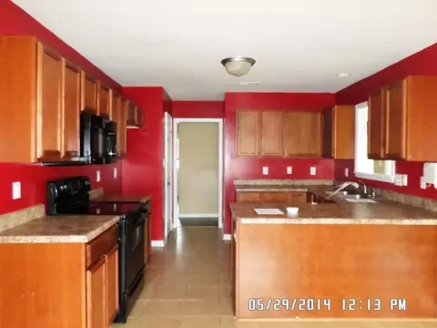 302 Brittney Ct, Maple Hill, NC 28454 photo 4