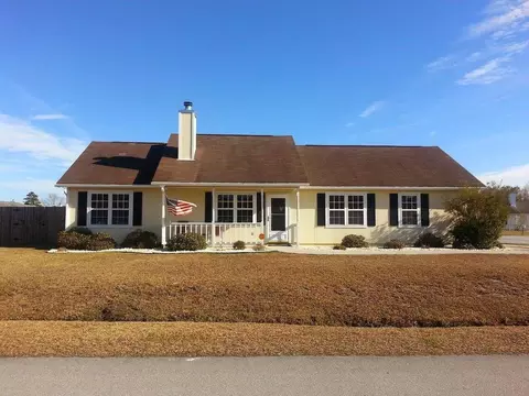 201 Red Fox Ct, Hubert, NC 28539 photo 1