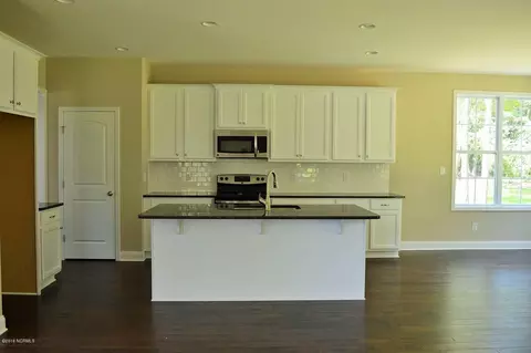 120 Harbour Dr, Hubert, NC 28539 photo 5