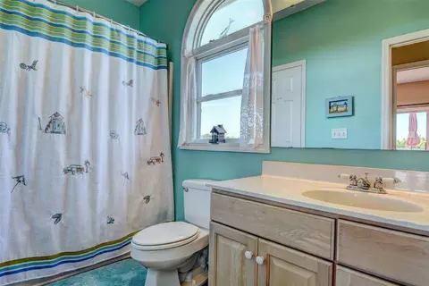 118 N Oak Dr, Surf City, NC 28445 photo 9
