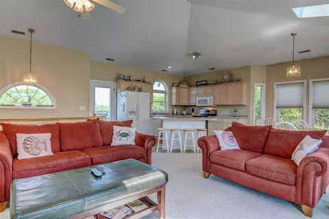 118 N Oak Dr, Surf City, NC 28445 photo 6