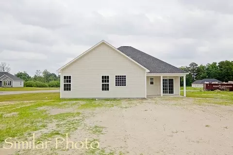 148 Cavalier Dr, Jacksonville, NC 28546 photo 2