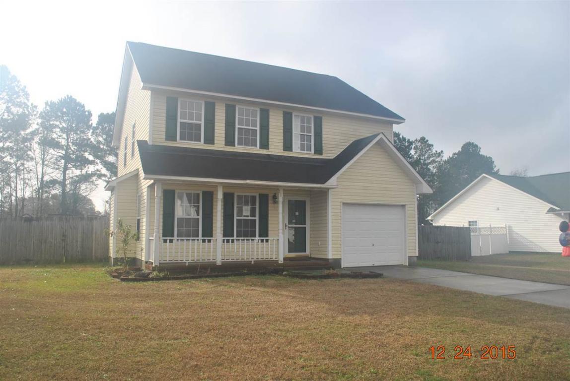 111 Hunt Dr, Hubert, NC 28539 photo 1
