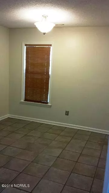 210 Commons Dr S, Jacksonville, NC 28546 photo 18