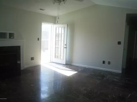210 Commons Dr S, Jacksonville, NC 28546 photo 6