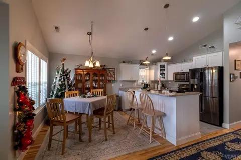 1817 Creek St, Kill Devil Hills, NC 27948 photo 3