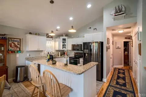 1817 Creek St, Kill Devil Hills, NC 27948 photo 2