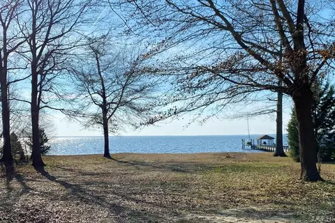 211 Heritage Point Dr, Edenton, NC 27932 photo 3