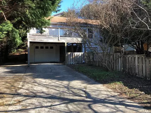 208 Colington Dr, Kill Devil Hills, NC 27948 photo 1