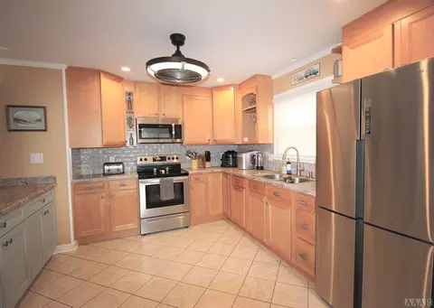 702 Memorial Blvd, Kill Devil Hills, NC 27948 photo 5