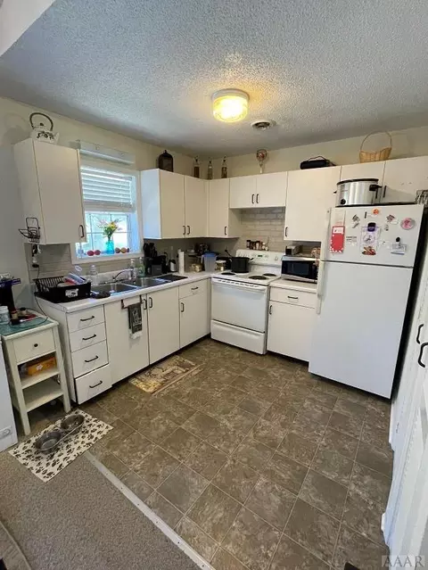 909 W First St, Kill Devil Hills, NC 27948 photo 9
