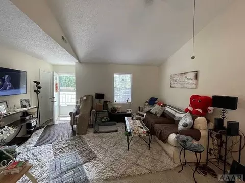 909 W First St, Kill Devil Hills, NC 27948 photo 4