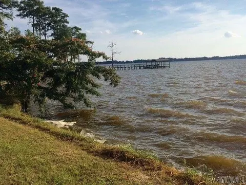215 Dances Bay Rd, Elizabeth City, NC 27909