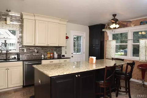 602 W First St, Kill Devil Hills, NC 27948 photo 3