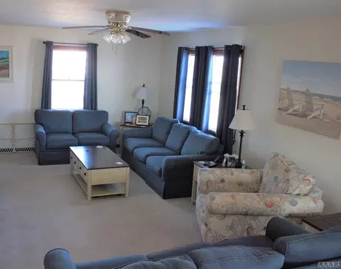 100 Queen Ct, Kill Devil Hills, NC 27948 photo 6