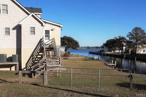 100 Queen Ct, Kill Devil Hills, NC 27948 photo 4
