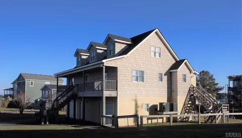 100 Queen Ct, Kill Devil Hills, NC 27948 photo 3
