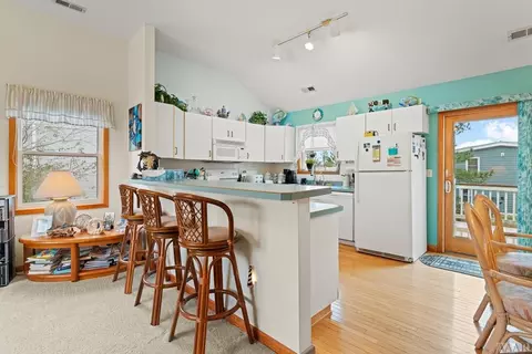 605 W Fourth St, Kill Devil Hills, NC 27948 photo 3