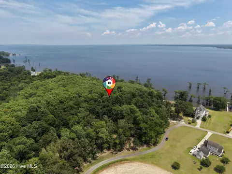 458 Batchelor Bay Dr, Windsor, NC 27983