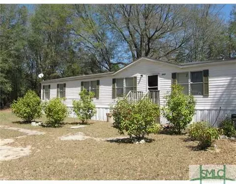 560 Wallace Dr, Springfield, GA 31329 photo 2