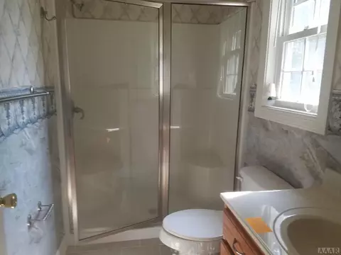 110 Wiggins Rd, Winfall, NC 27985 photo 9